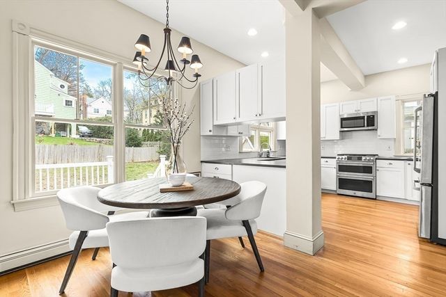 207 Weston Rd, Wellesley, MA 02482