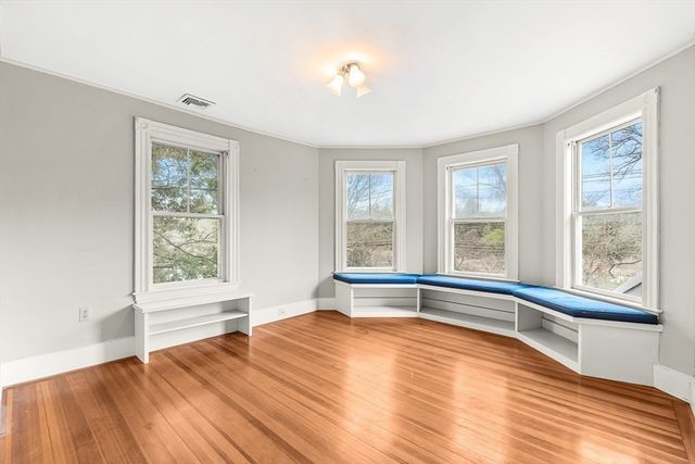 207 Weston Rd, Wellesley, MA 02482