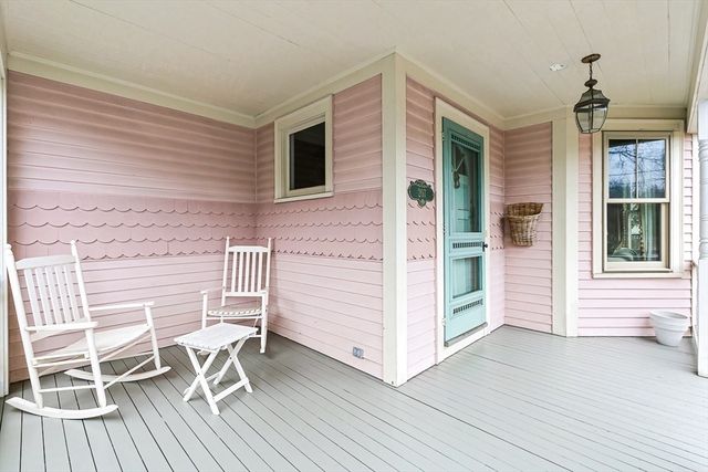 207 Weston Rd, Wellesley, MA 02482