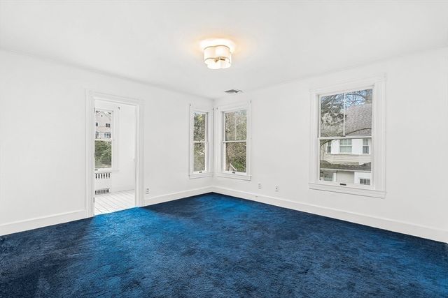 207 Weston Rd, Wellesley, MA 02482