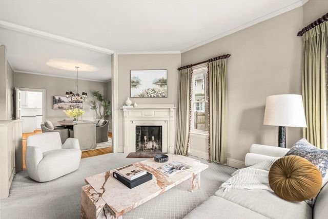 207 Weston Rd, Wellesley, MA 02482