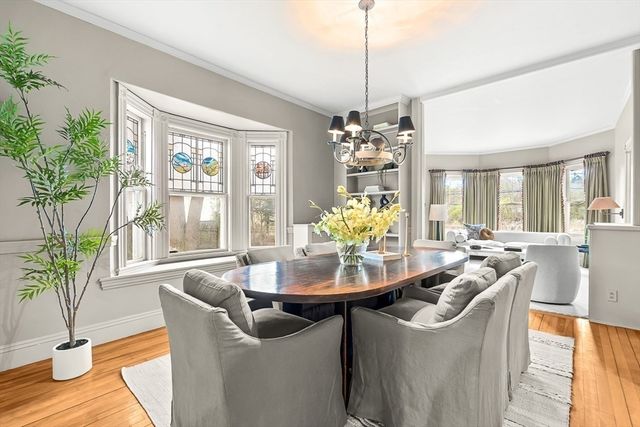 207 Weston Rd, Wellesley, MA 02482