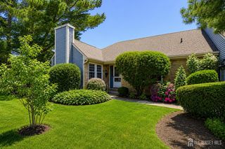 1 Alexander Hamilton Court, Monroe, NJ 08831