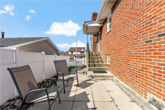 904 Short St, Canonsburg, PA 15317