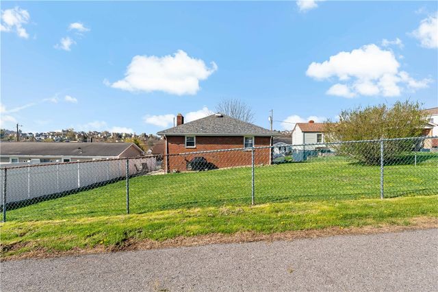 904 Short St, Canonsburg, PA 15317
