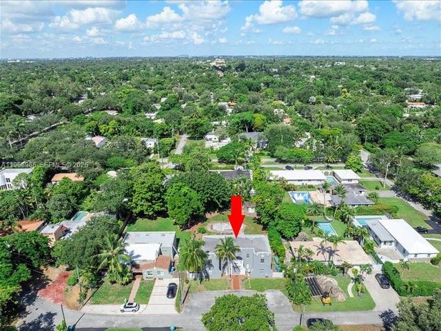 11402 NE 8th Ct, Biscayne Park, FL 33161