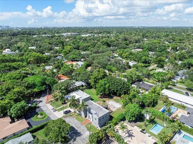 11402 NE 8th Ct, Biscayne Park, FL 33161