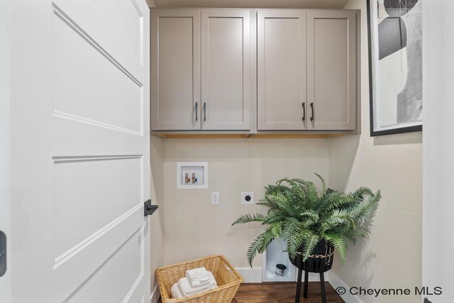 4024 SADDLEBACK LN, Cheyenne, WY 82001