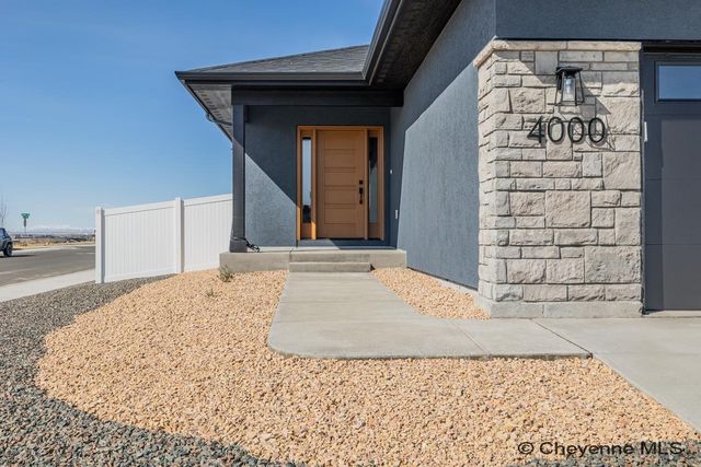 4024 SADDLEBACK LN, Cheyenne, WY 82001