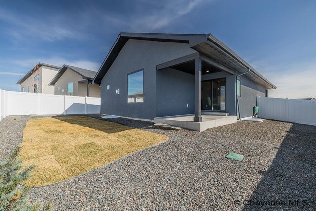 4024 SADDLEBACK LN, Cheyenne, WY 82001
