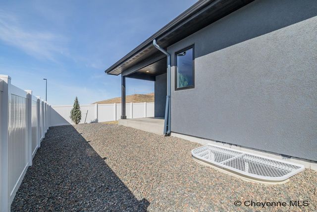 4024 SADDLEBACK LN, Cheyenne, WY 82001