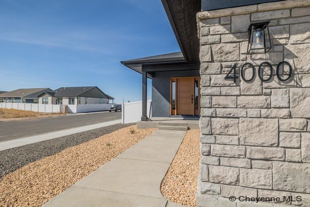 4024 SADDLEBACK LN, Cheyenne, WY 82001