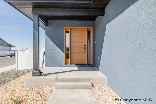 4024 SADDLEBACK LN, Cheyenne, WY 82001