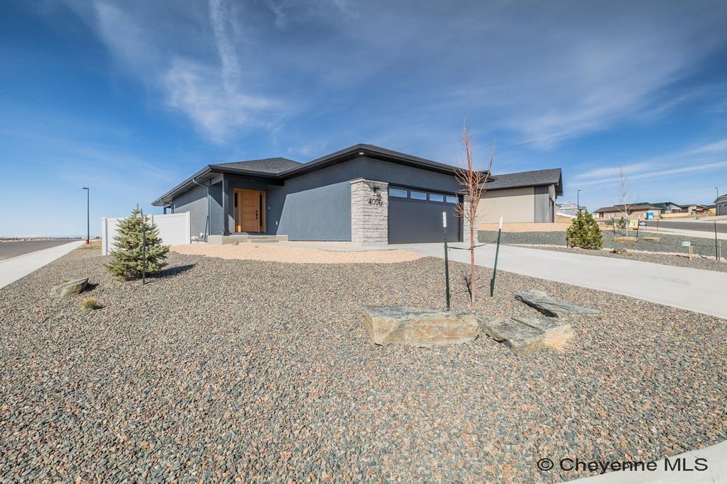 4024 SADDLEBACK LN, Cheyenne, WY 82001