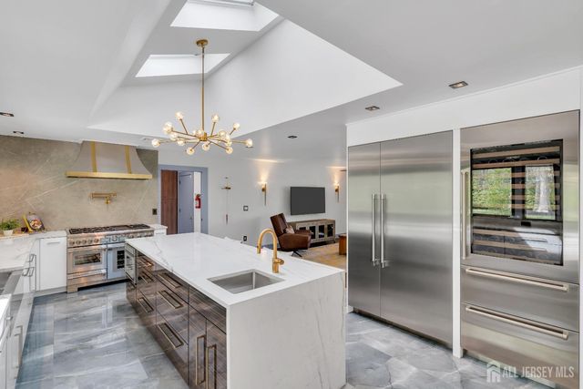 792 Partridge Drive, Bridgewater, NJ 08807