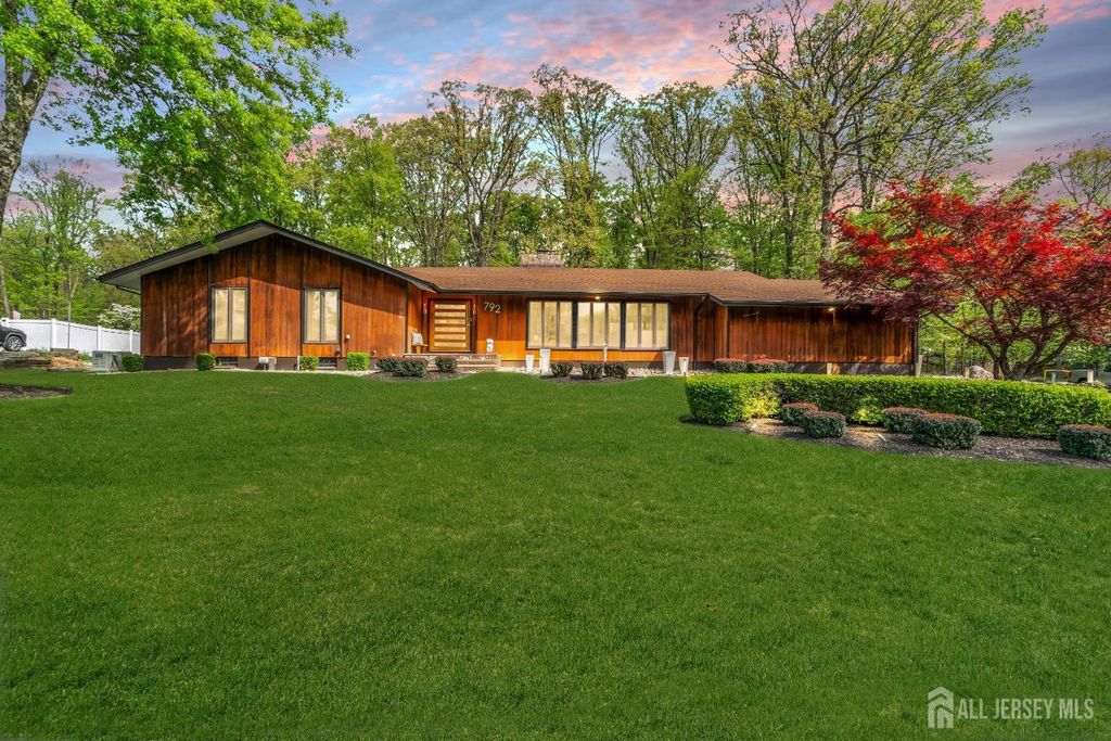 792 Partridge Drive, Bridgewater, NJ 08807