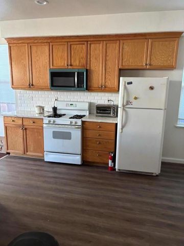 1243 Laurel Park Circle, Manteca, CA 95337