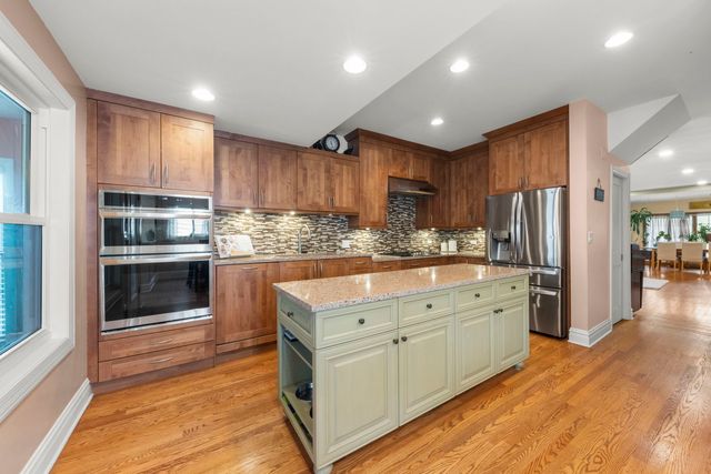 5136 W Winona Street, Chicago, IL 60630