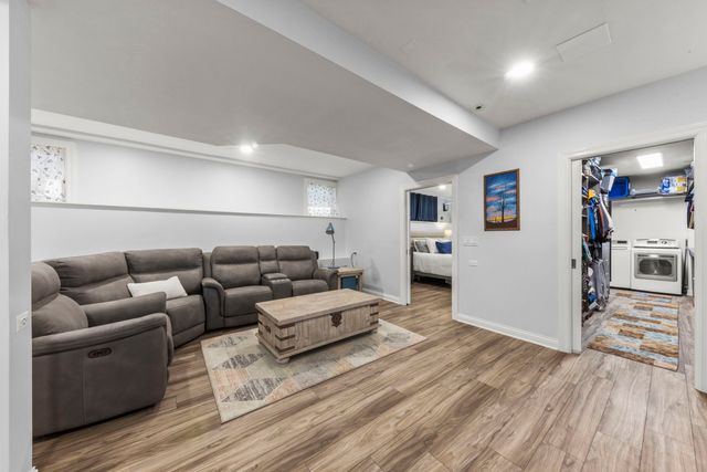 5136 W Winona Street, Chicago, IL 60630