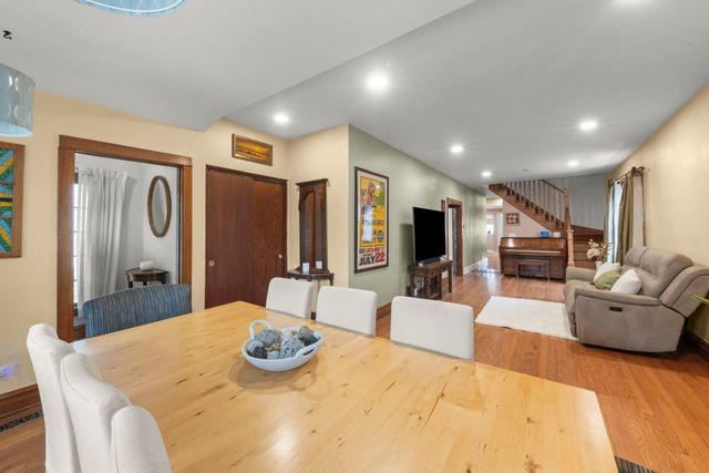 5136 W Winona Street, Chicago, IL 60630