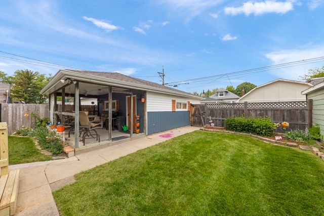 5136 W Winona Street, Chicago, IL 60630
