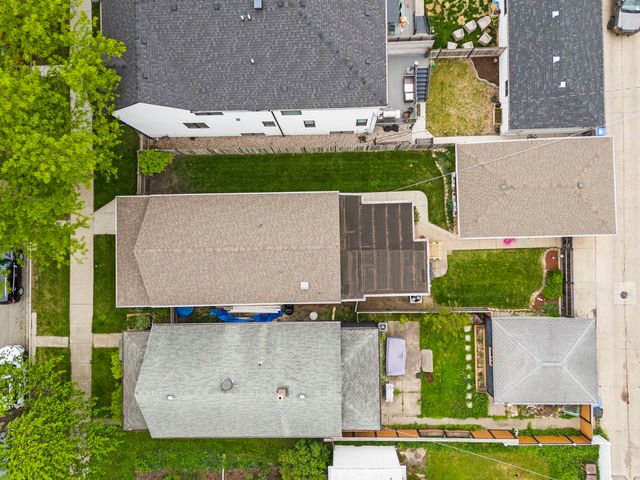 5136 W Winona Street, Chicago, IL 60630