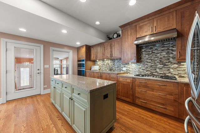 5136 W Winona Street, Chicago, IL 60630