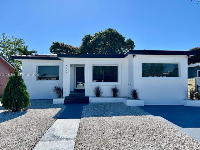 542 E 20th St, Hialeah, FL 33013