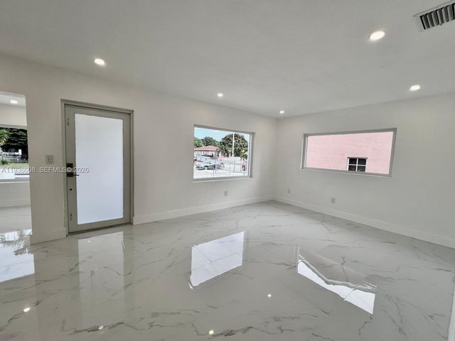 542 E 20th St, Hialeah, FL 33013