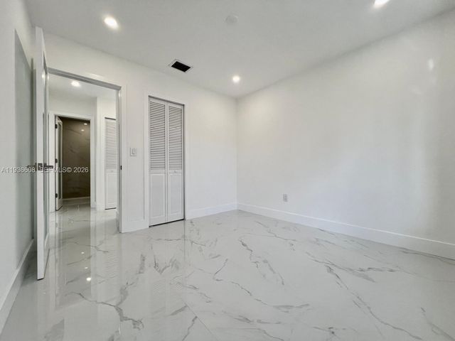 542 E 20th St, Hialeah, FL 33013