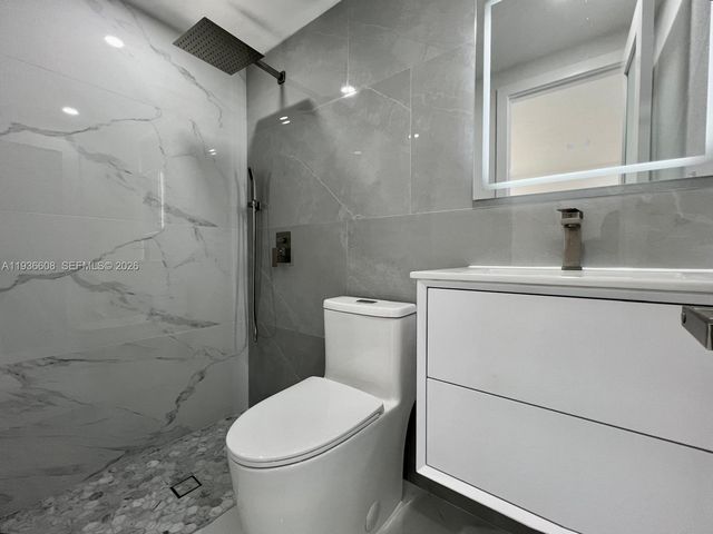 542 E 20th St, Hialeah, FL 33013