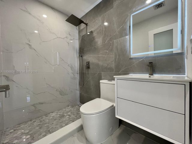 542 E 20th St, Hialeah, FL 33013