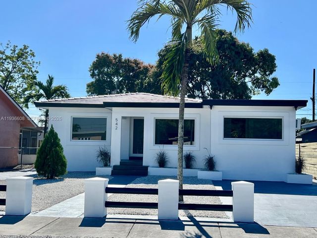 542 E 20th St, Hialeah, FL 33013