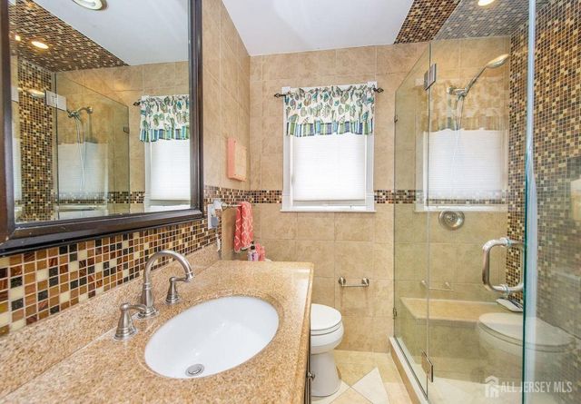 513 Grove Avenue, Edison, NJ 08820