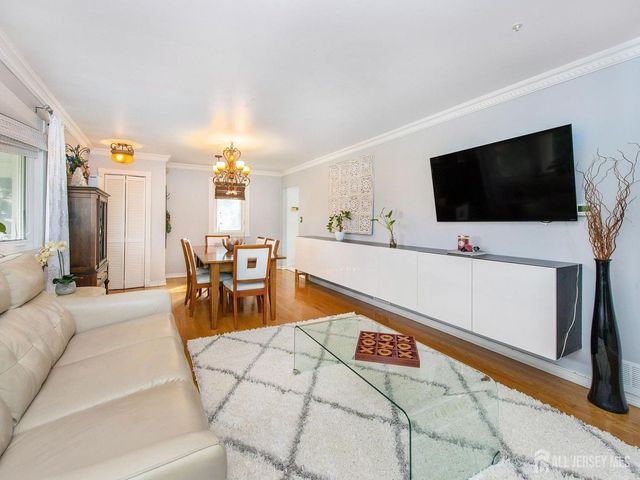 513 Grove Avenue, Edison, NJ 08820