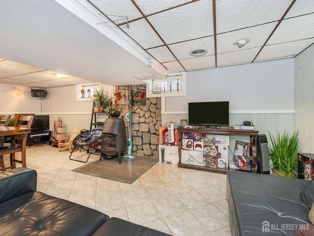513 Grove Avenue, Edison, NJ 08820