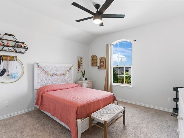 518 N Eagle Point Road, Van Alstyne, TX 75495