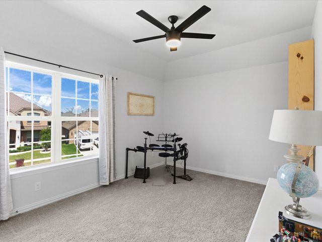 518 N Eagle Point Road, Van Alstyne, TX 75495