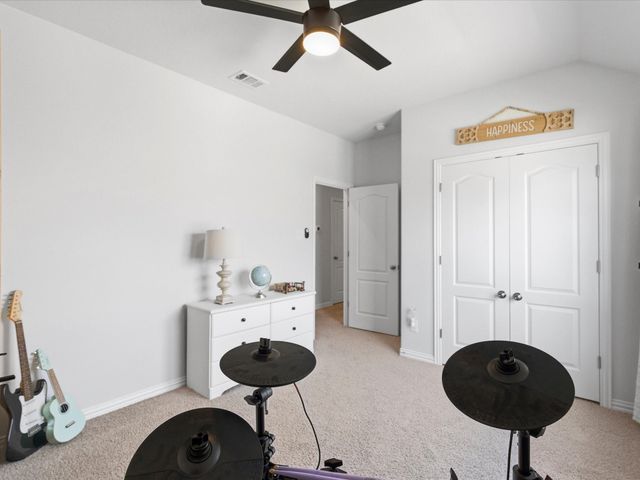 518 N Eagle Point Road, Van Alstyne, TX 75495