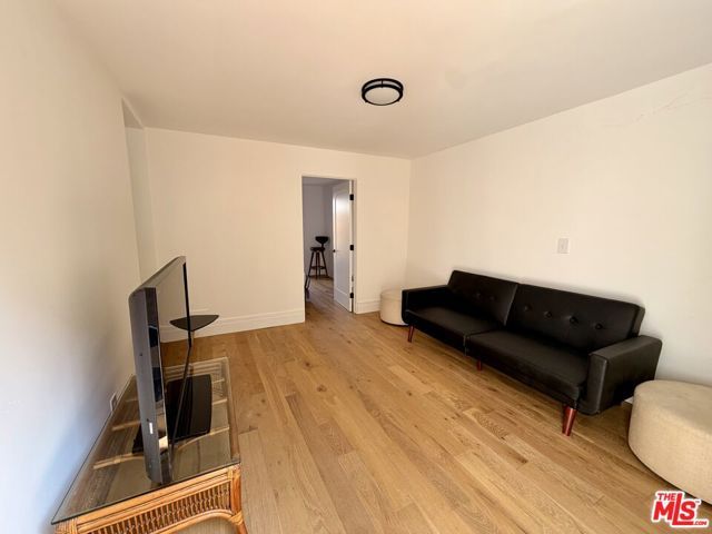 3989 Beethoven Street, Los Angeles, CA 90066