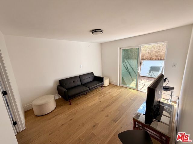 3989 Beethoven Street, Los Angeles, CA 90066