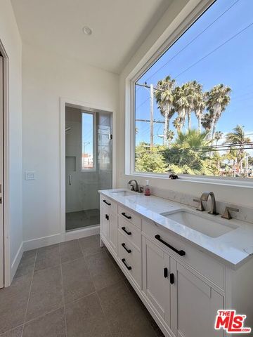 3989 Beethoven Street, Los Angeles, CA 90066