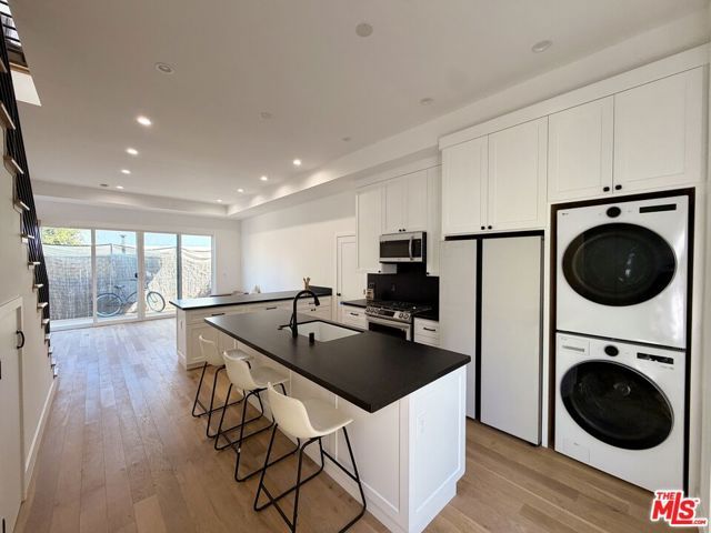 3989 Beethoven Street, Los Angeles, CA 90066