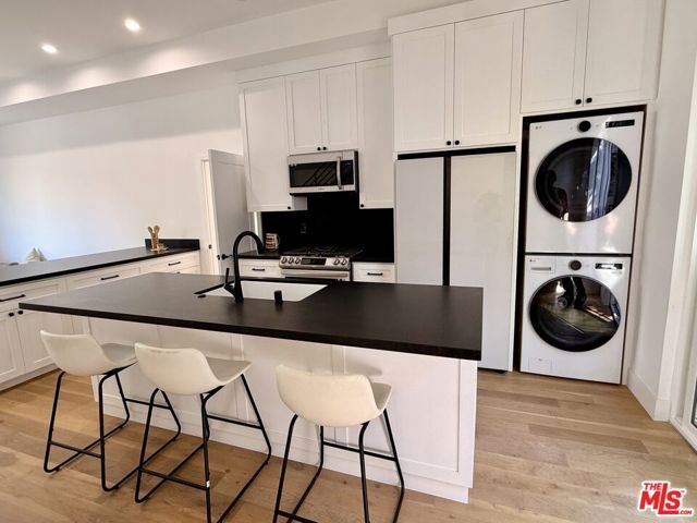 3989 Beethoven Street, Los Angeles, CA 90066