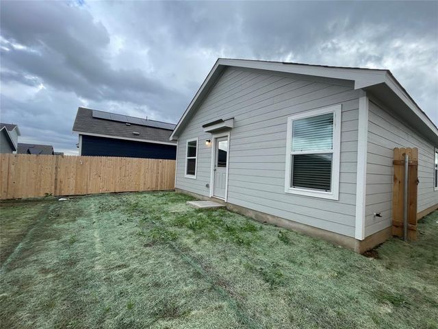 147 Gabbro GDNS, Maxwell, TX 78656