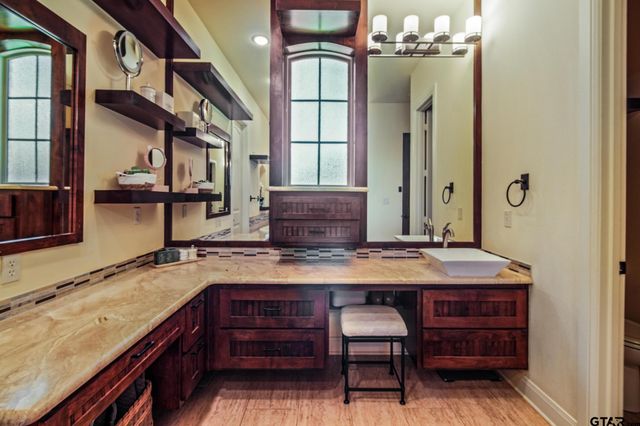 1501 Chaparrel Run, Tyler, TX 75703