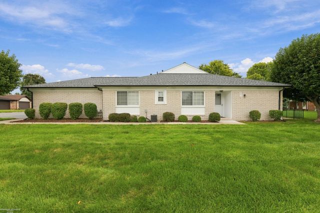 654 Country Club Drive, St Clair Shores, MI 48082