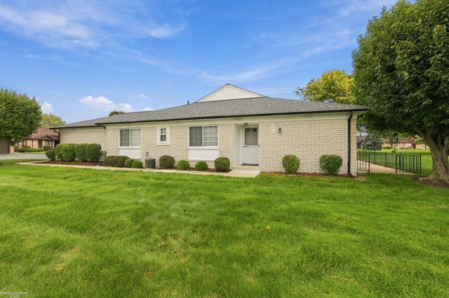 654 Country Club Drive, St Clair Shores, MI 48082