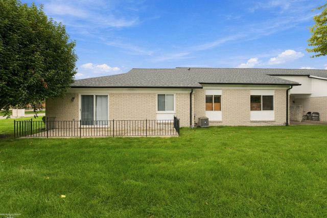 654 Country Club Drive, St Clair Shores, MI 48082