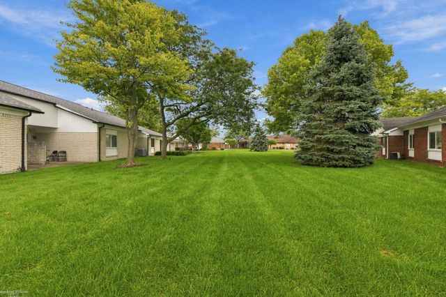 654 Country Club Drive, St Clair Shores, MI 48082